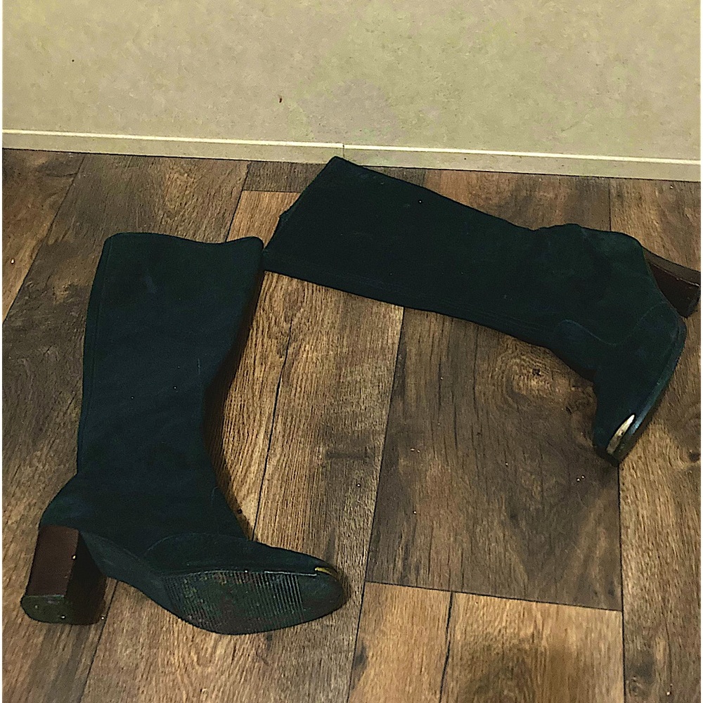 Black boots